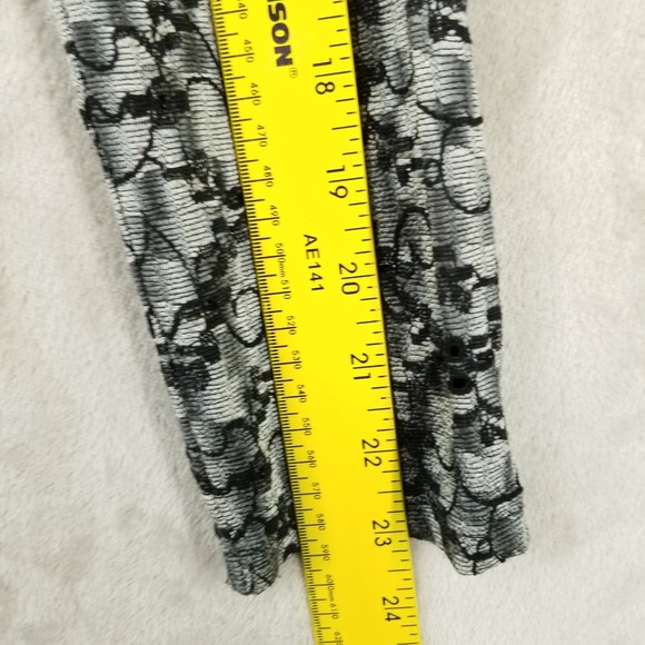 Vintage Top Women M Black White Floral Stretch Lace Square Neck Y2K Whimsigoth - Picture 7 of 9